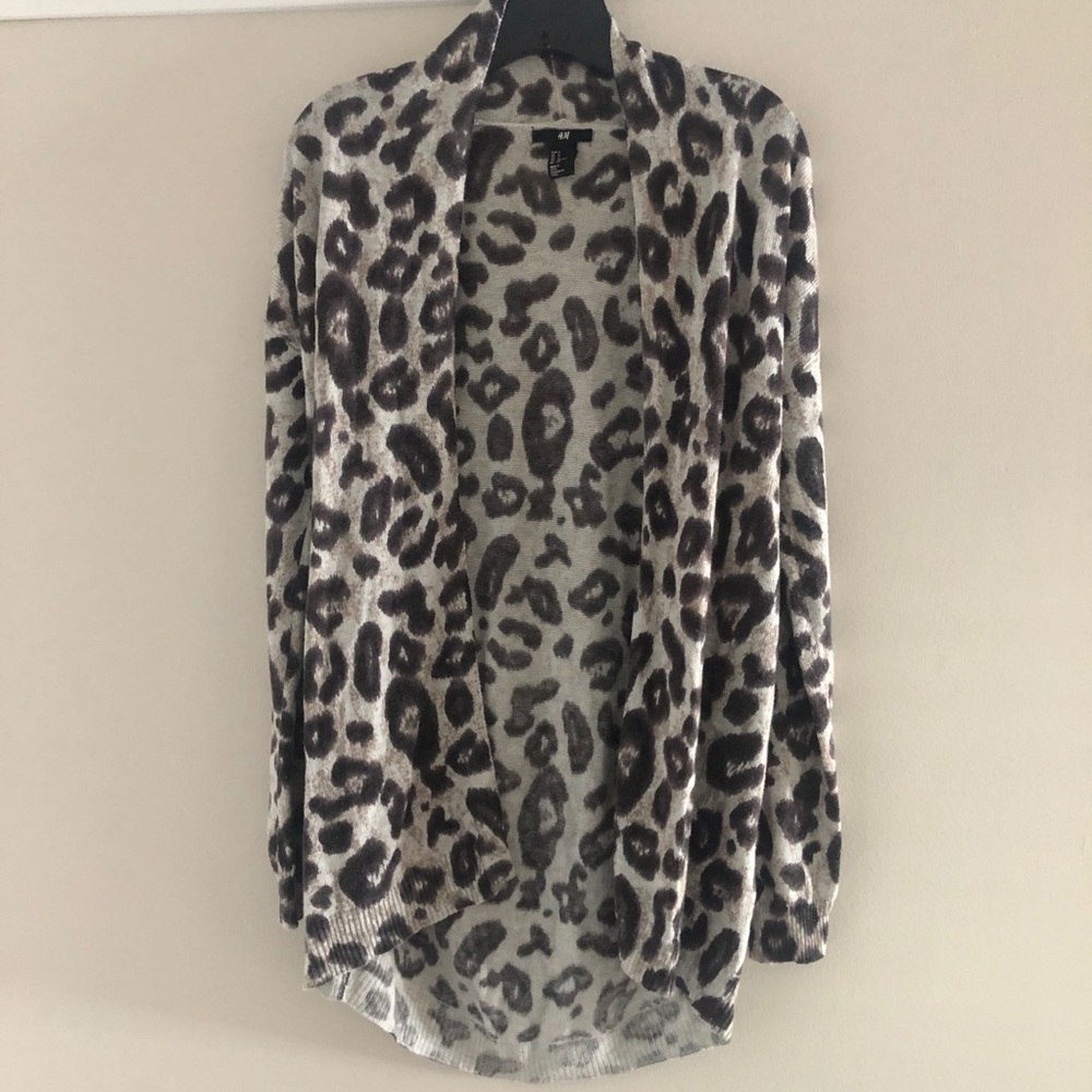 EUC H&M leopard print long cardigan size small